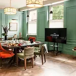 The Address Connolly فندق 4*