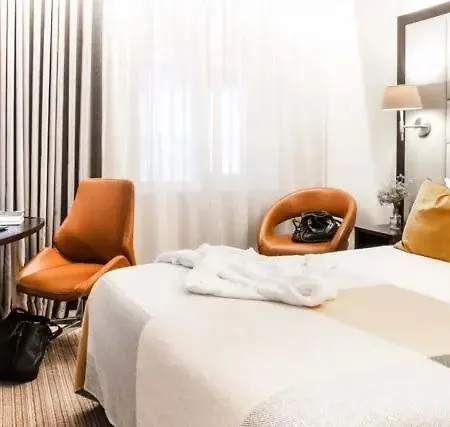 The Address Connolly 4*